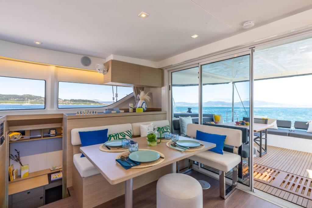 Lagoon 43 SKY CAT
