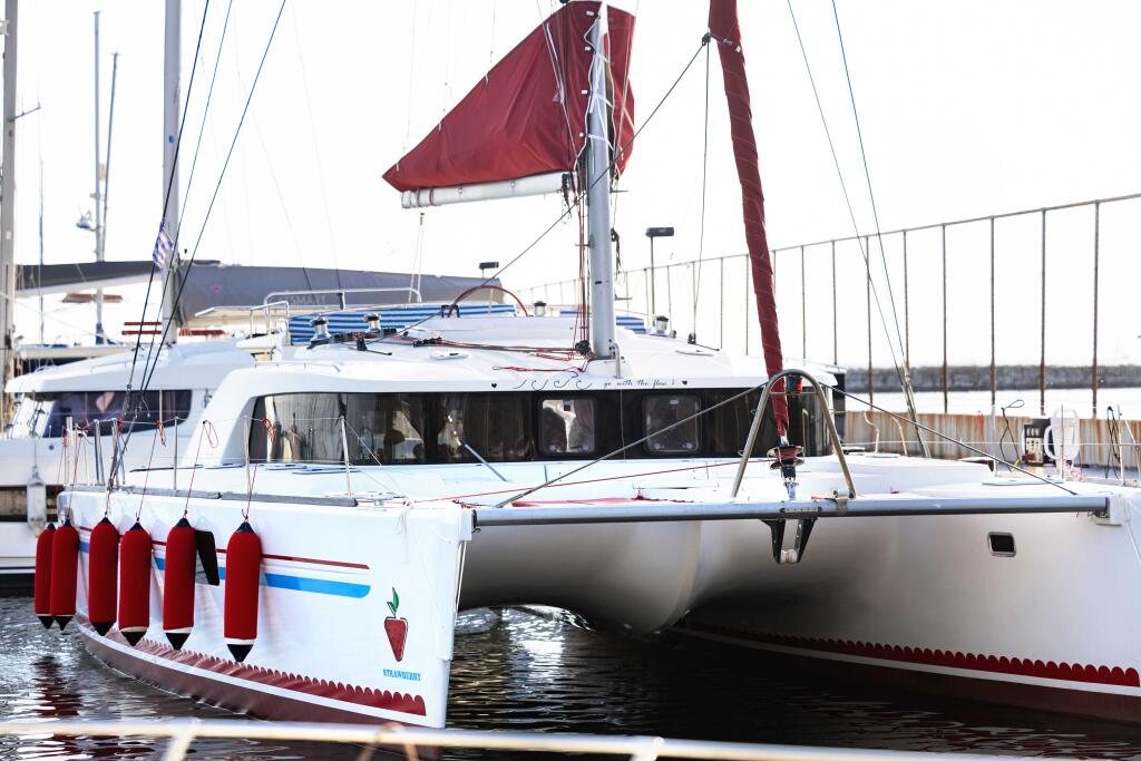 Lagoon 440 Strawberry