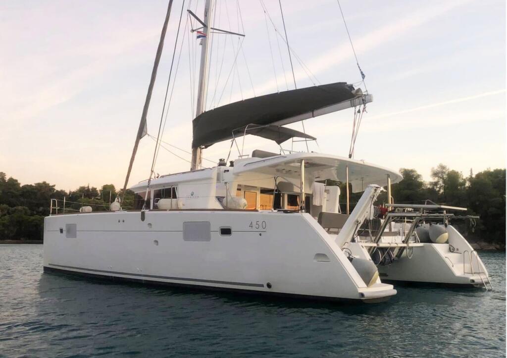 Lagoon 450 F Azraq