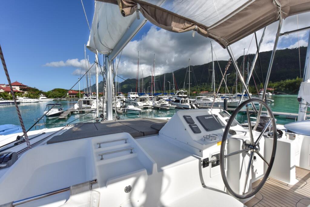 Lagoon 450 Muzikal