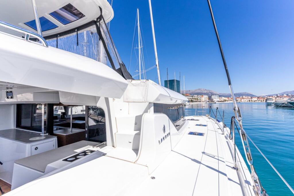 Lagoon 46 Velvet Breeze