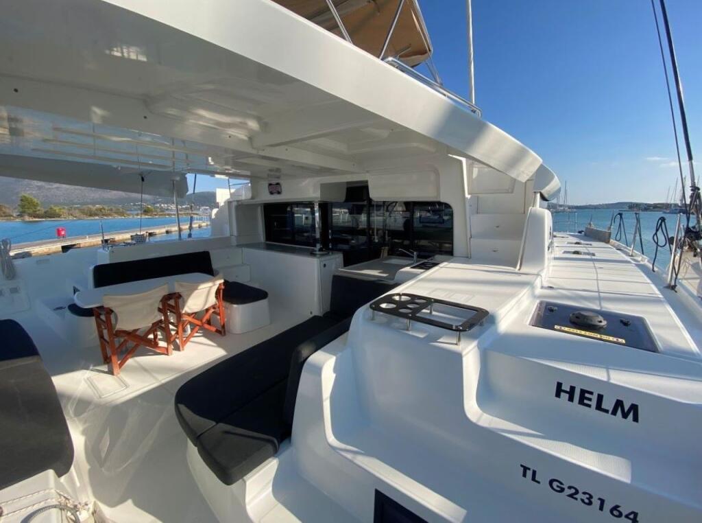 Lagoon 46 HELM