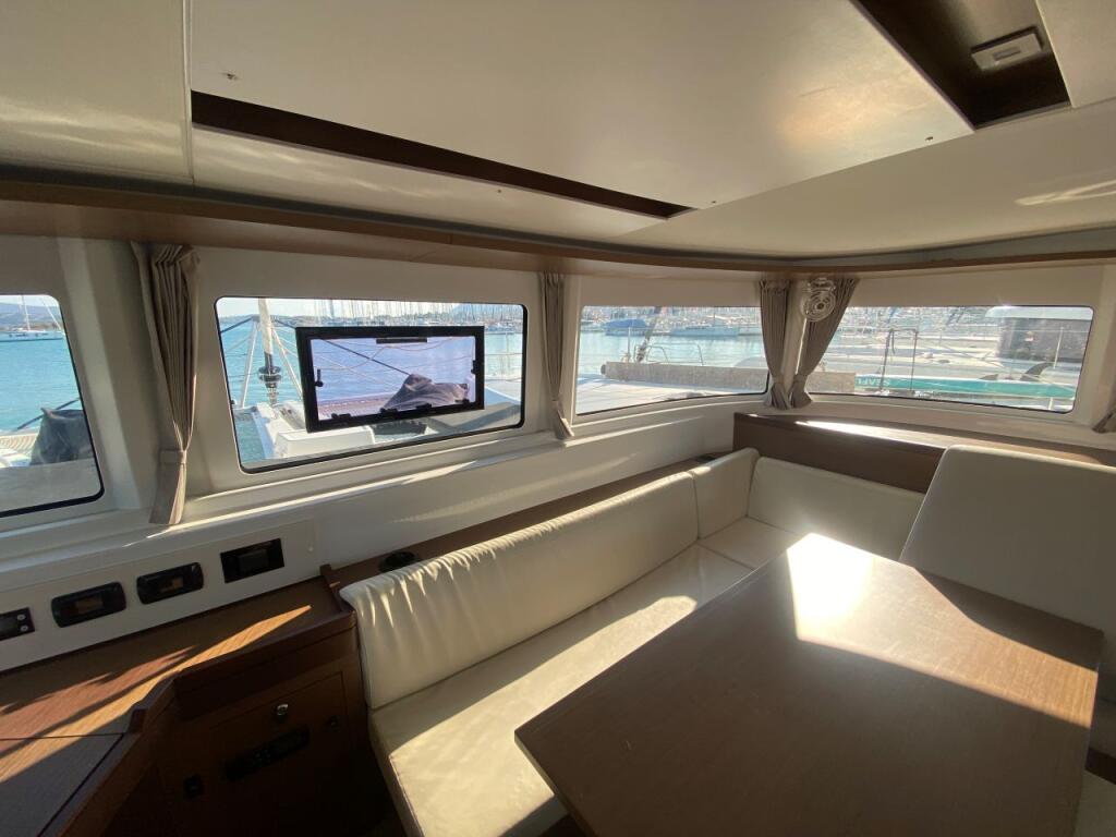 Lagoon 46 HELM