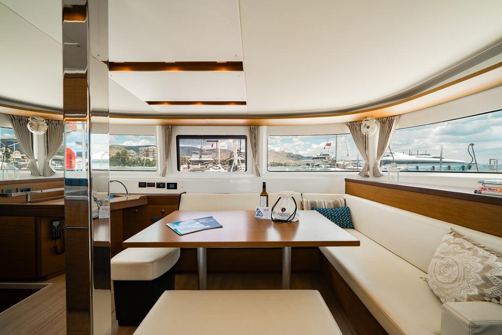 Lagoon 46 King Vivi