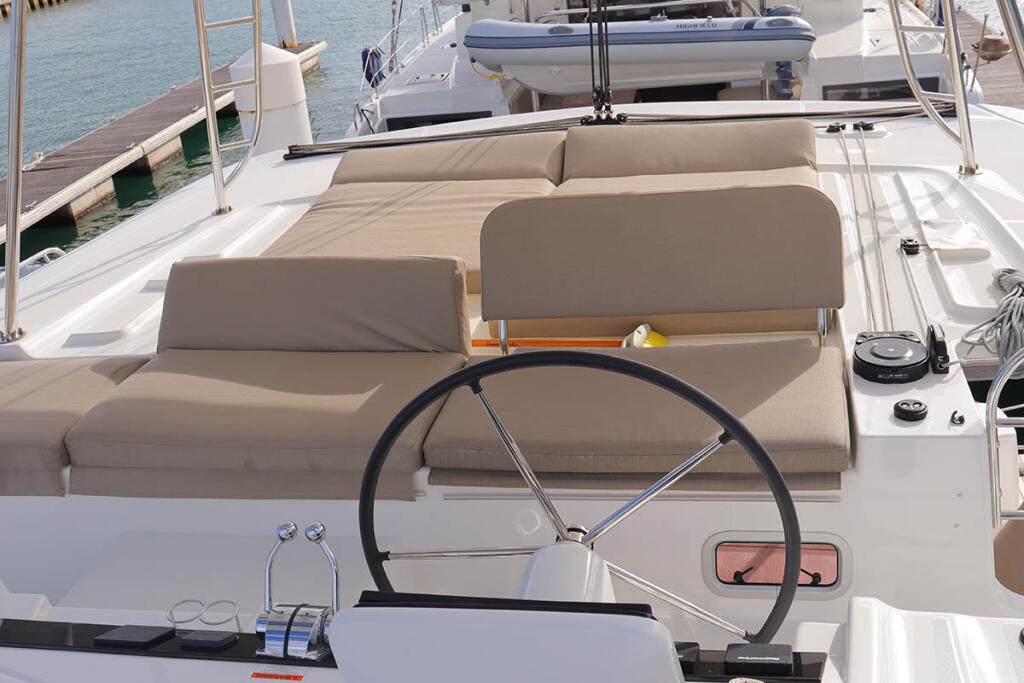 Lagoon 46 Happy Fluke