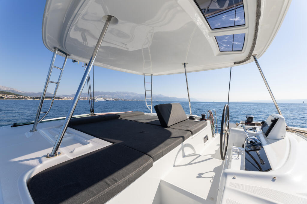 Lagoon 46 Aura