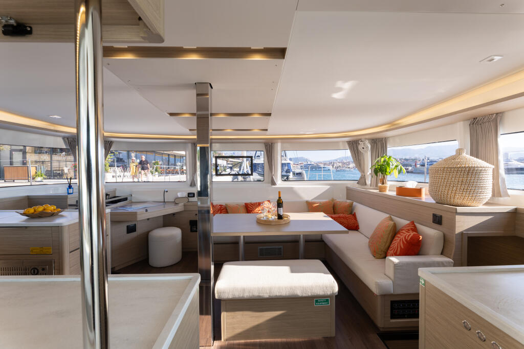 Lagoon 46 Aura