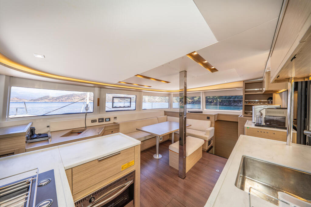 Lagoon 46 Albatros Escape