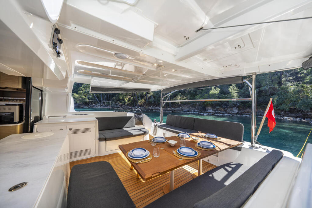 Lagoon 46 Albatros Escape