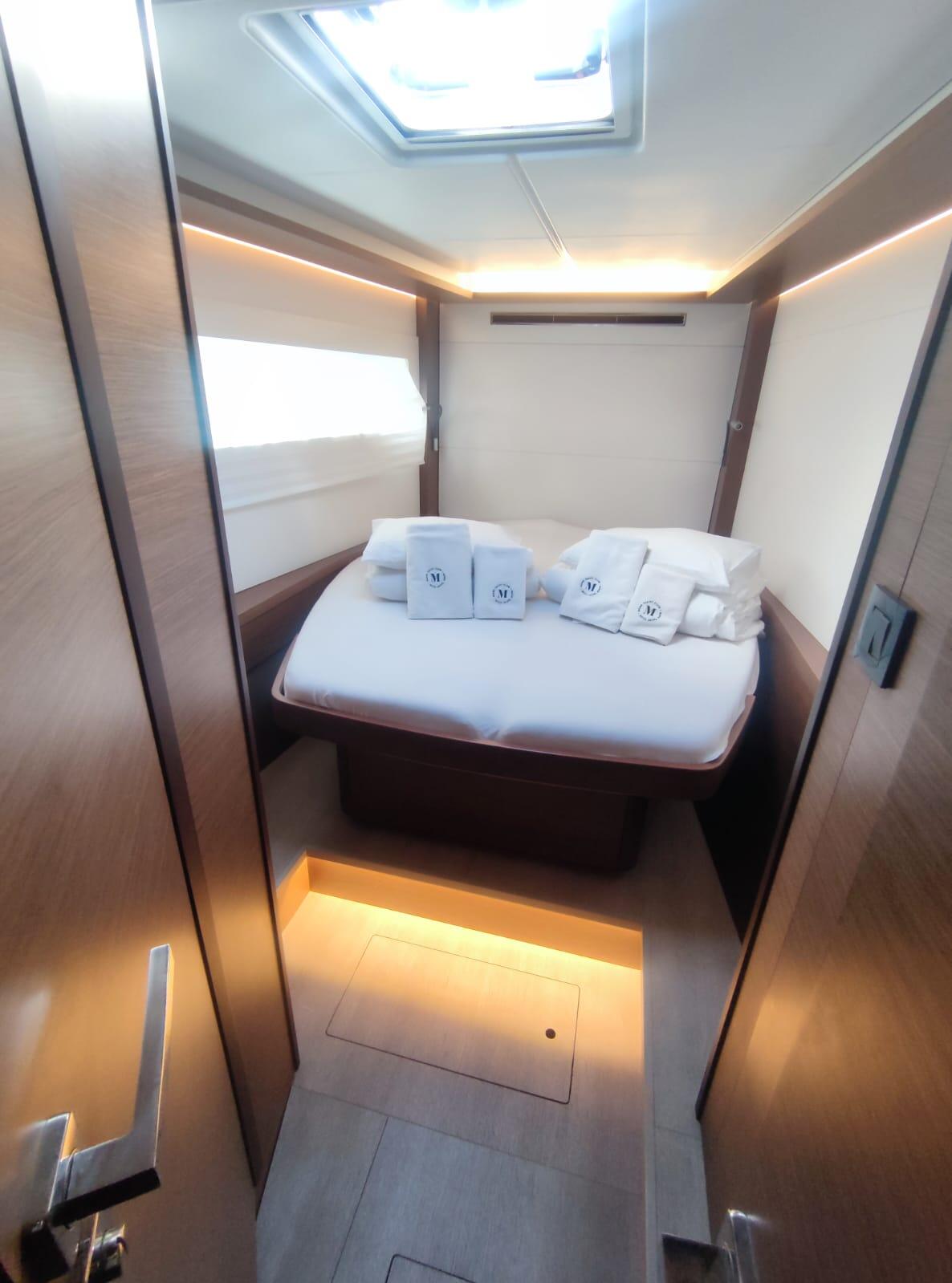 Lagoon 46 Coolway