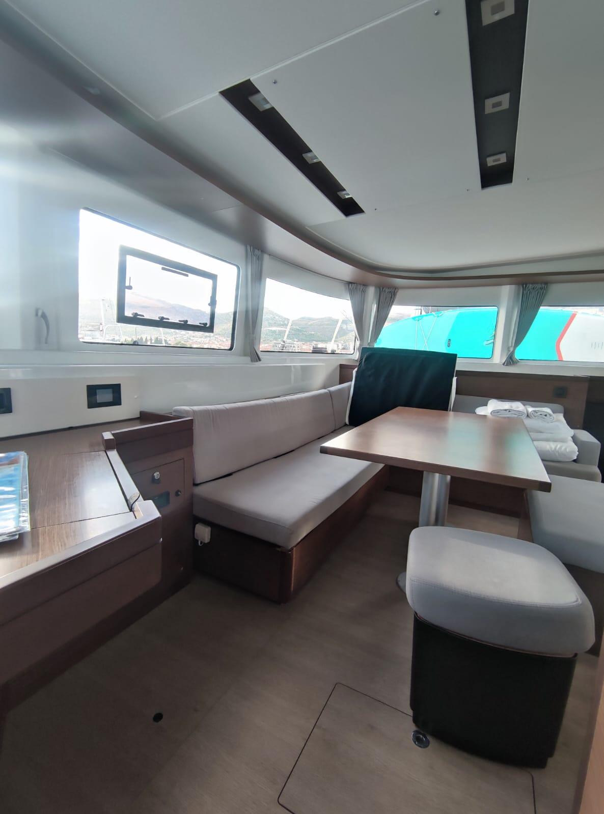 Lagoon 46 Coolway