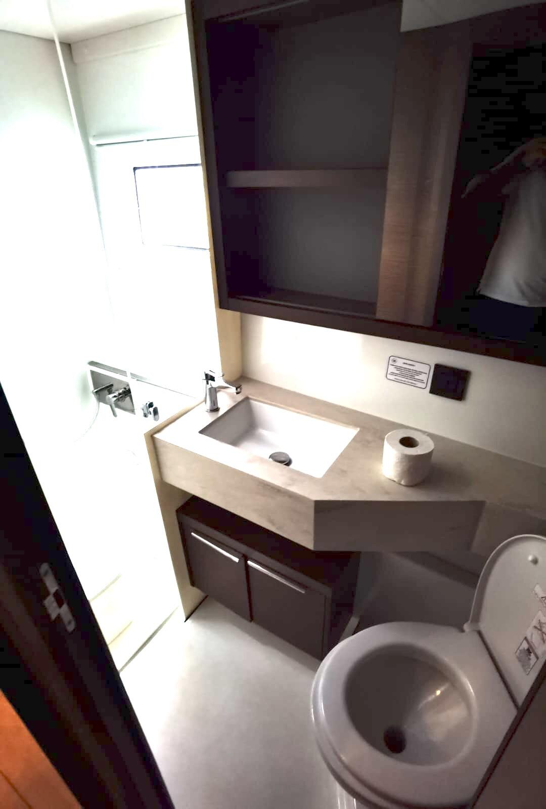 Lagoon 46 Coolway