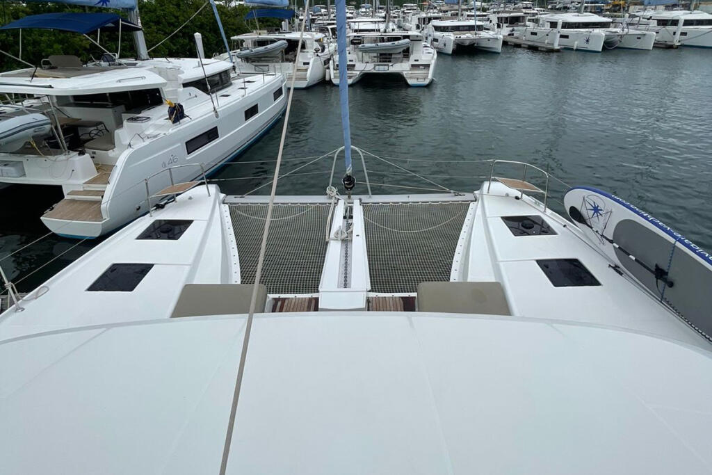 Lagoon 50 Bottoms up_X
