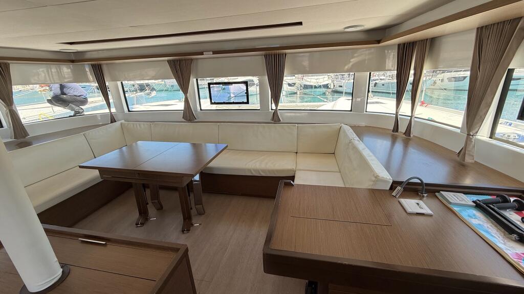 Lagoon 50 Sail La Vie
