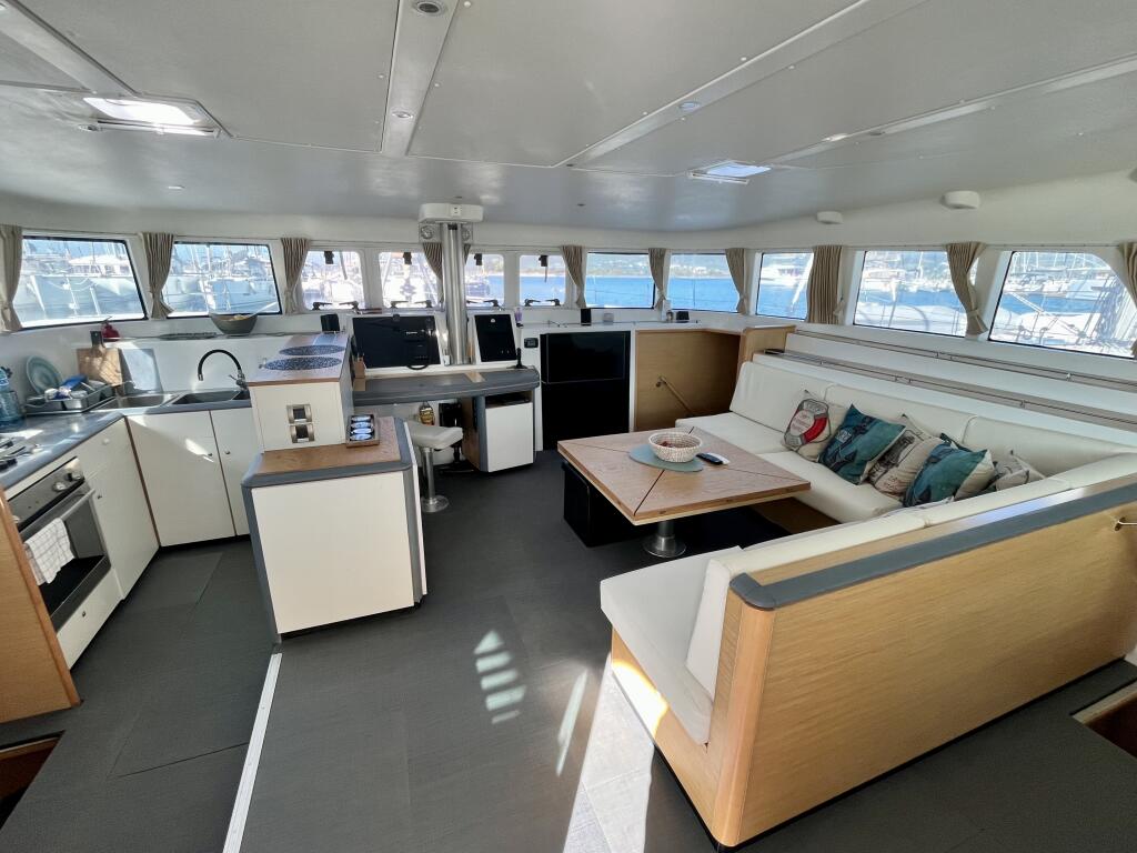 Lagoon 500 Infinity