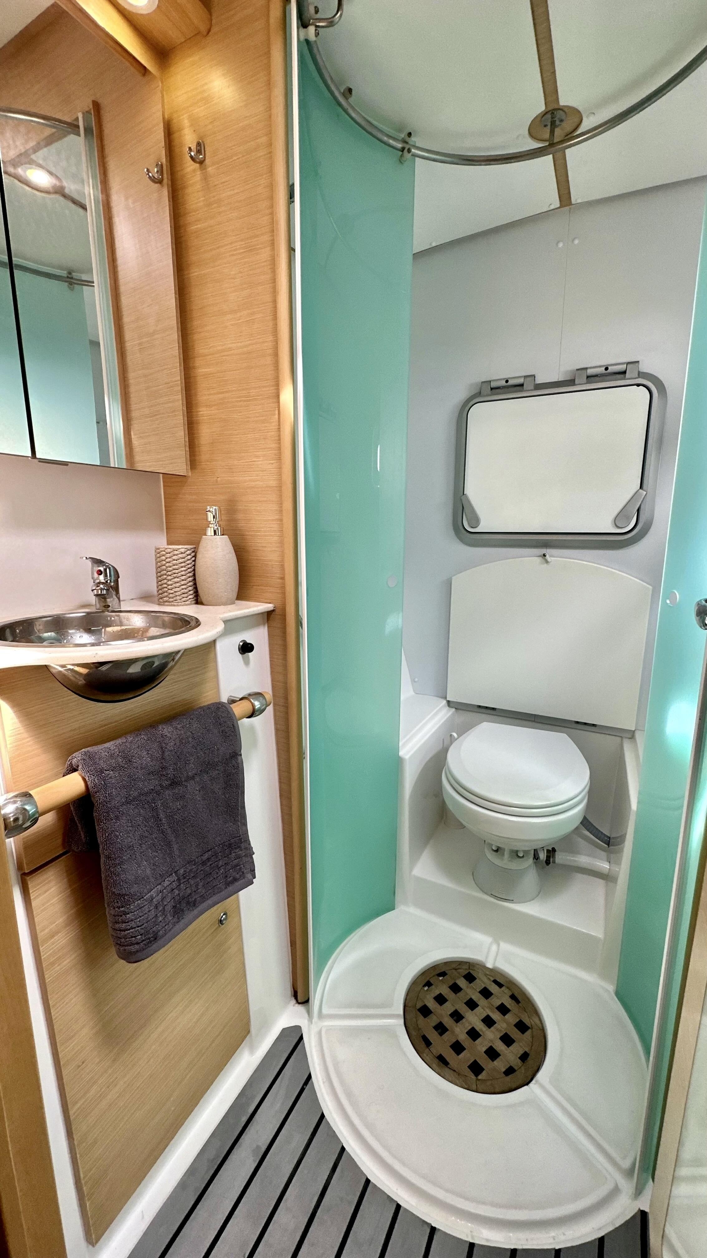 Lagoon 500 Infinity