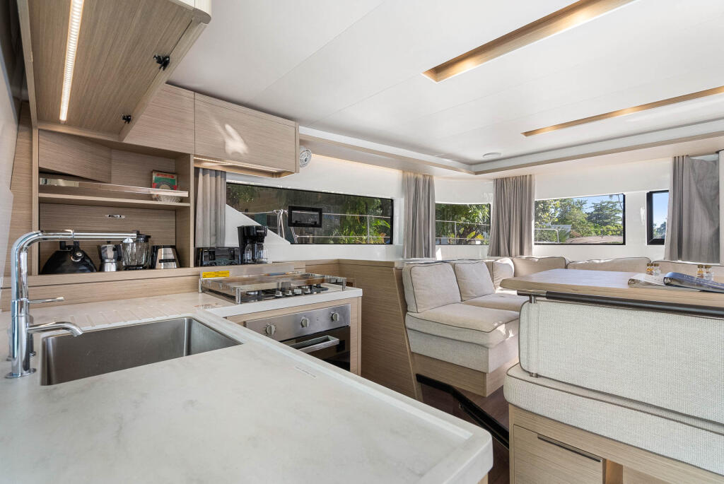 Lagoon 51 Slinky Malinki