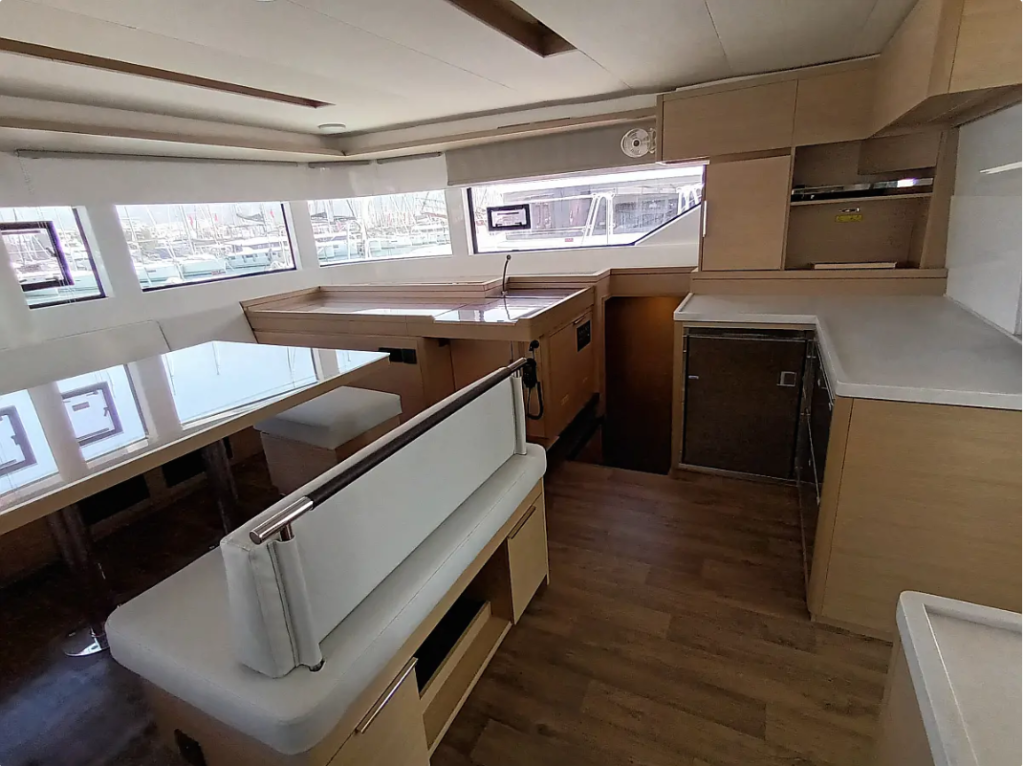 Lagoon 51 Errant Vagabond