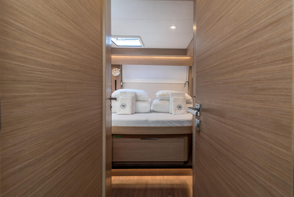 Lagoon 51 Moonshadow