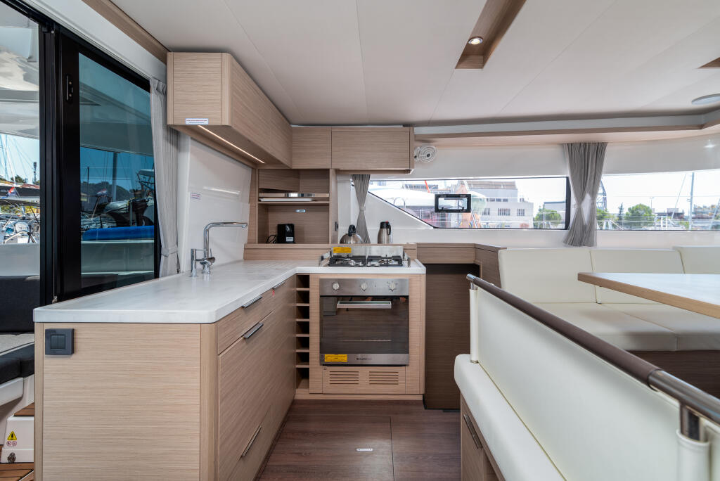 Lagoon 51 Moonshadow
