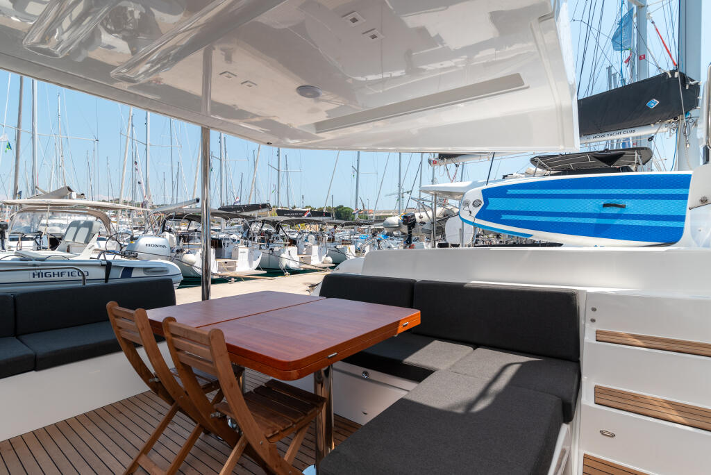 Lagoon 51 Moonshadow