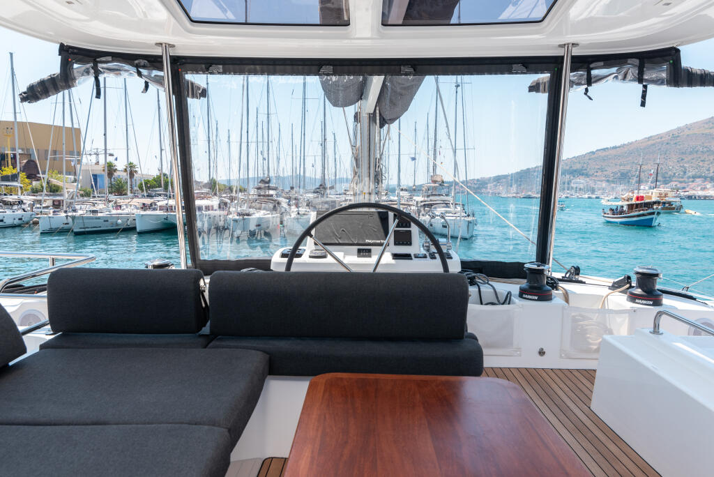 Lagoon 51 Moonshadow