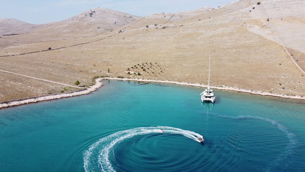 Lagoon 55 Tri Wing