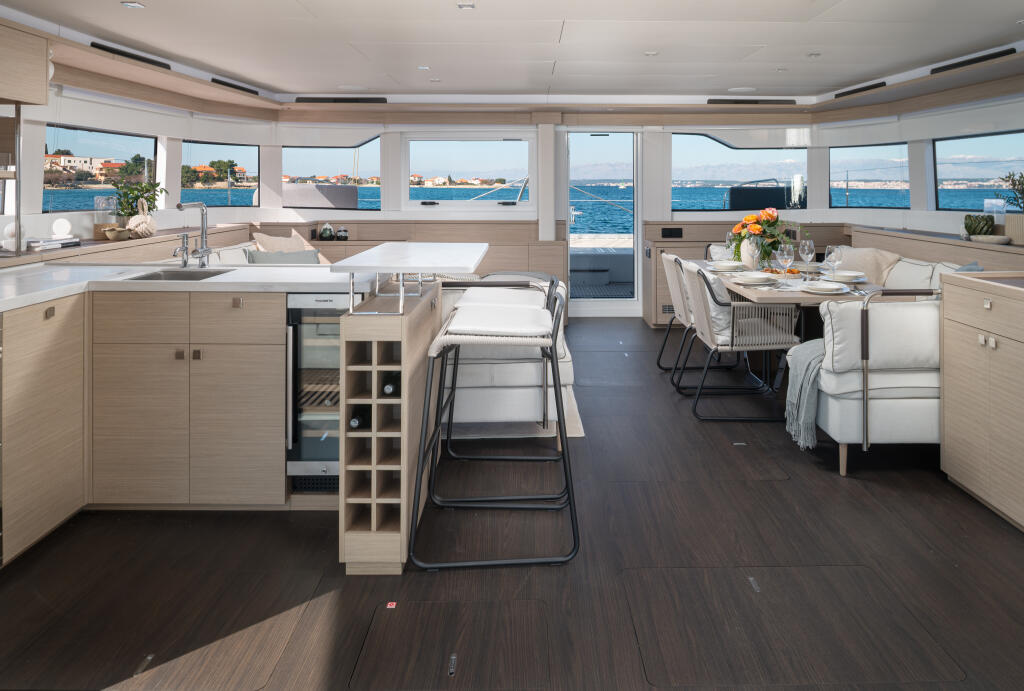 Lagoon 60 Diamond Diva