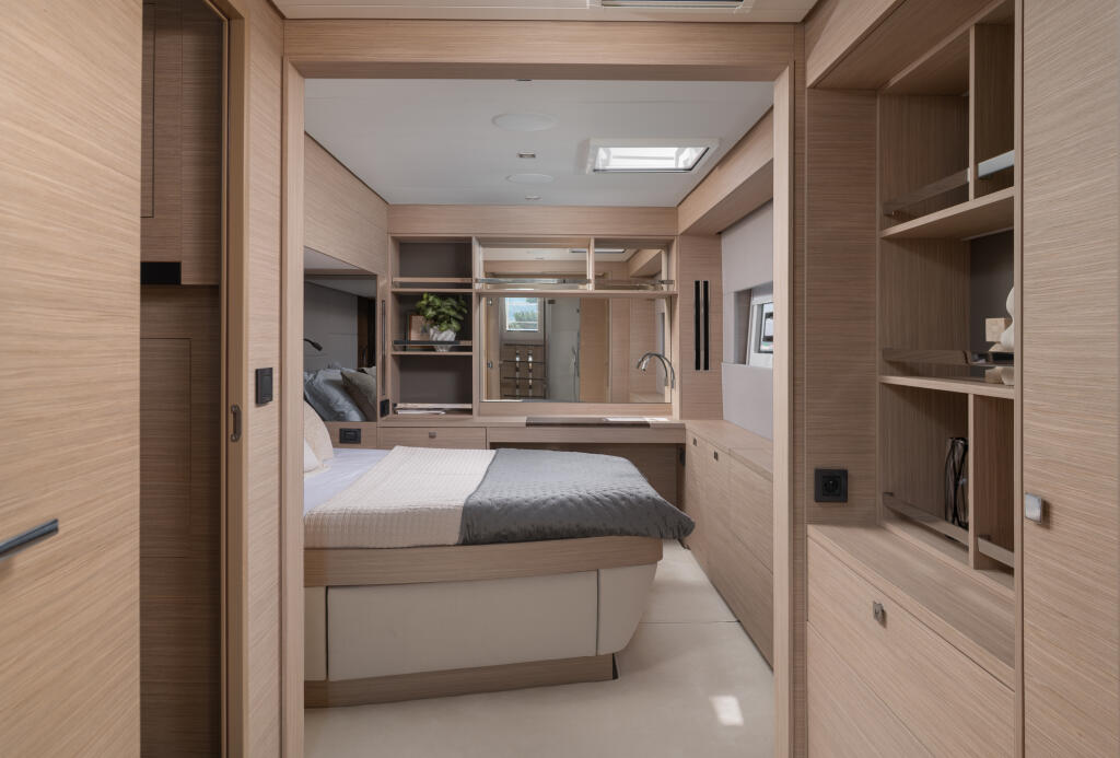 Lagoon 60 Diamond Diva