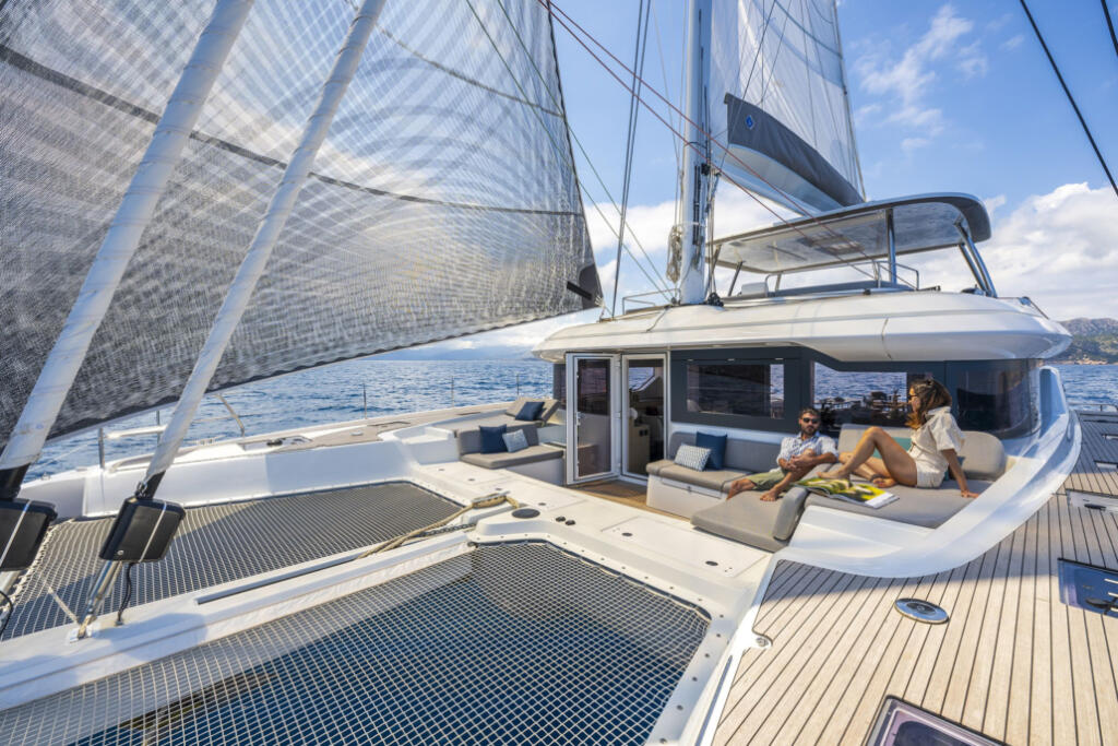 Lagoon 60 Catwalk I