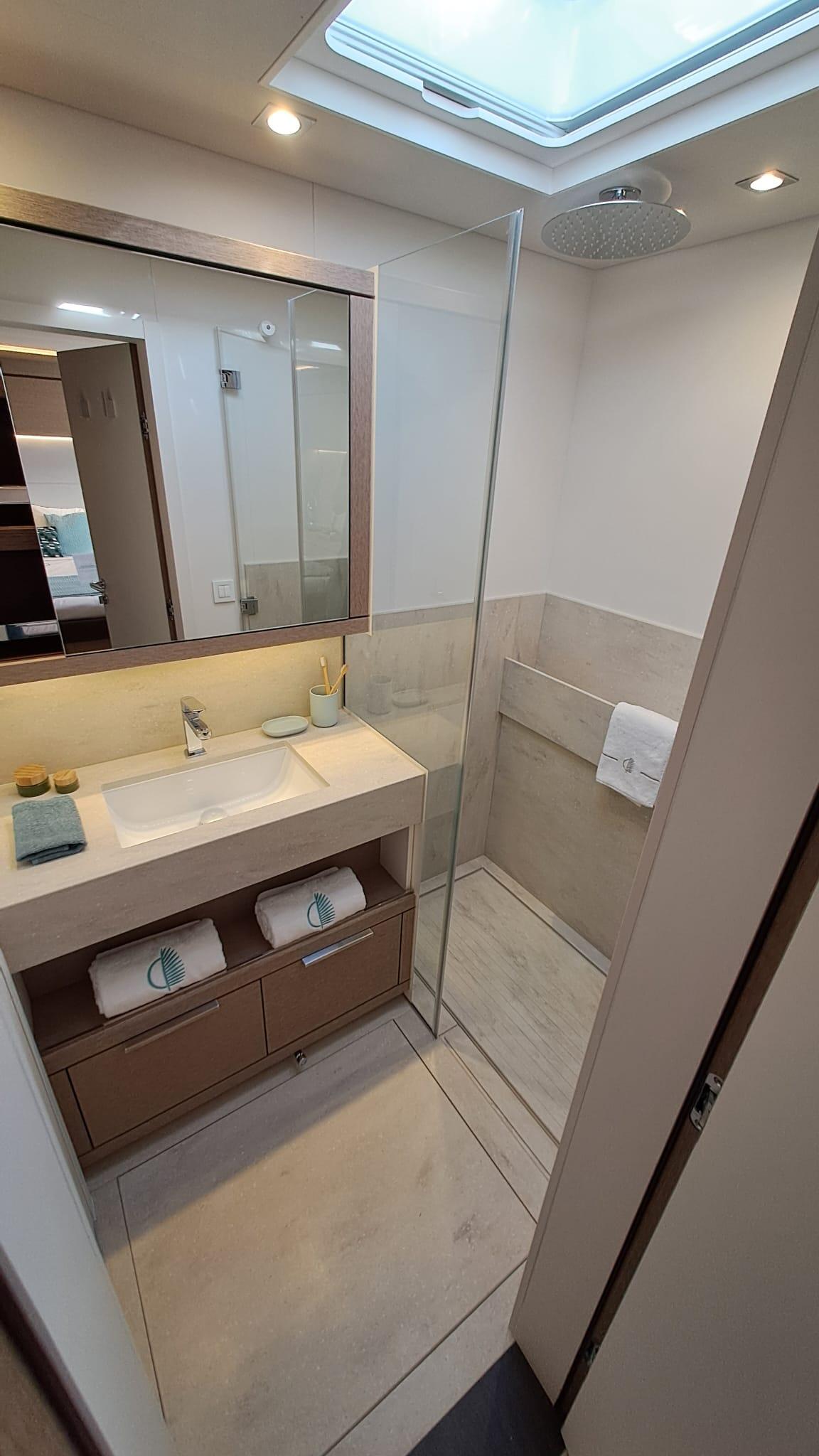 Lagoon Seventy 7 La Desirade