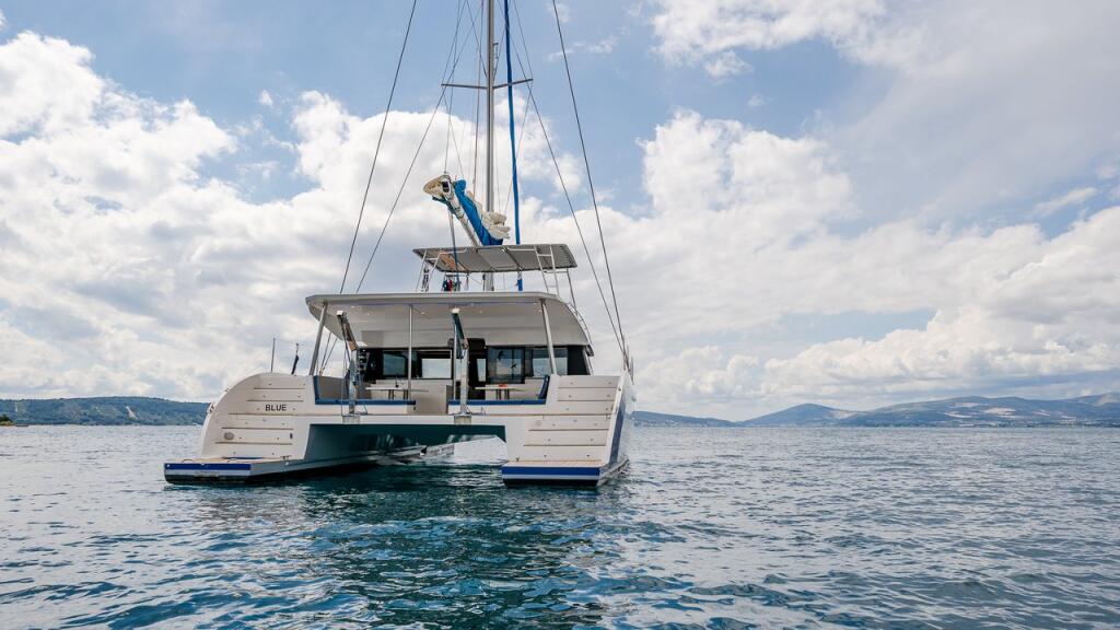 Luna 49 Blue