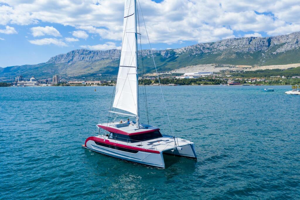 Luna 49 Katamaran