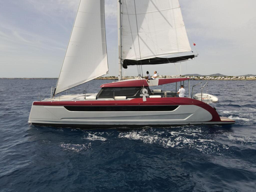 Luna 49 Katamaran