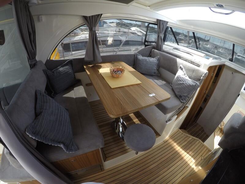 Marex 330 Scandinavia Malinkonija
