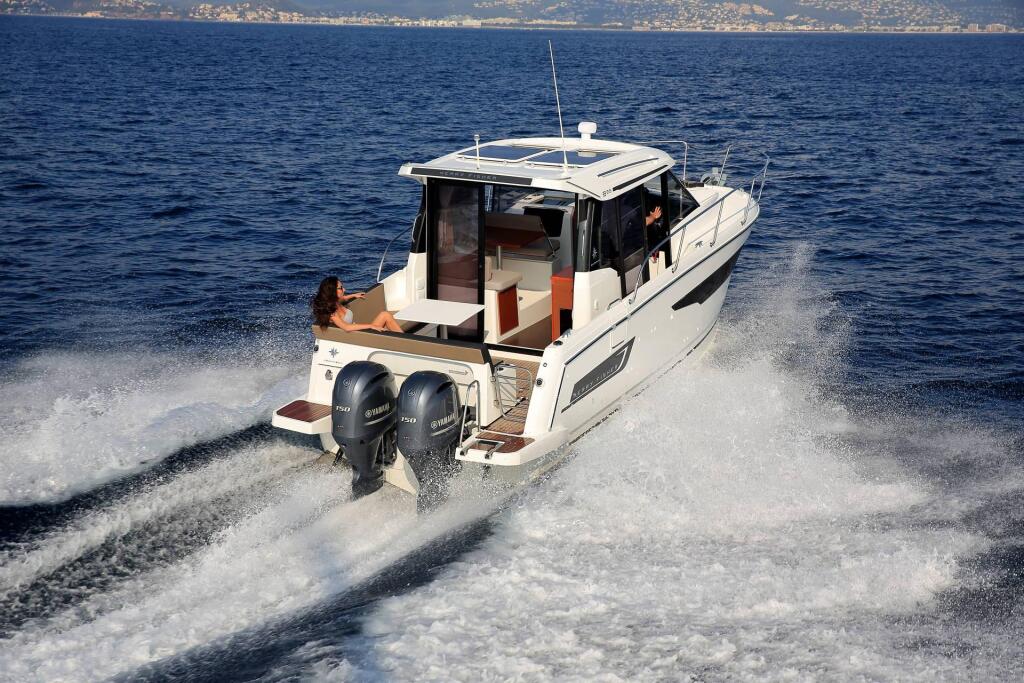 Merry Fisher 895 Offshore Salty Kiss