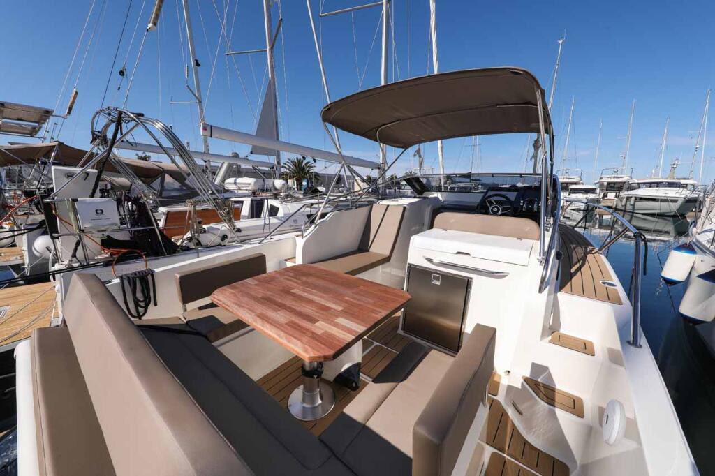 Nuva M9 Cabin Babac