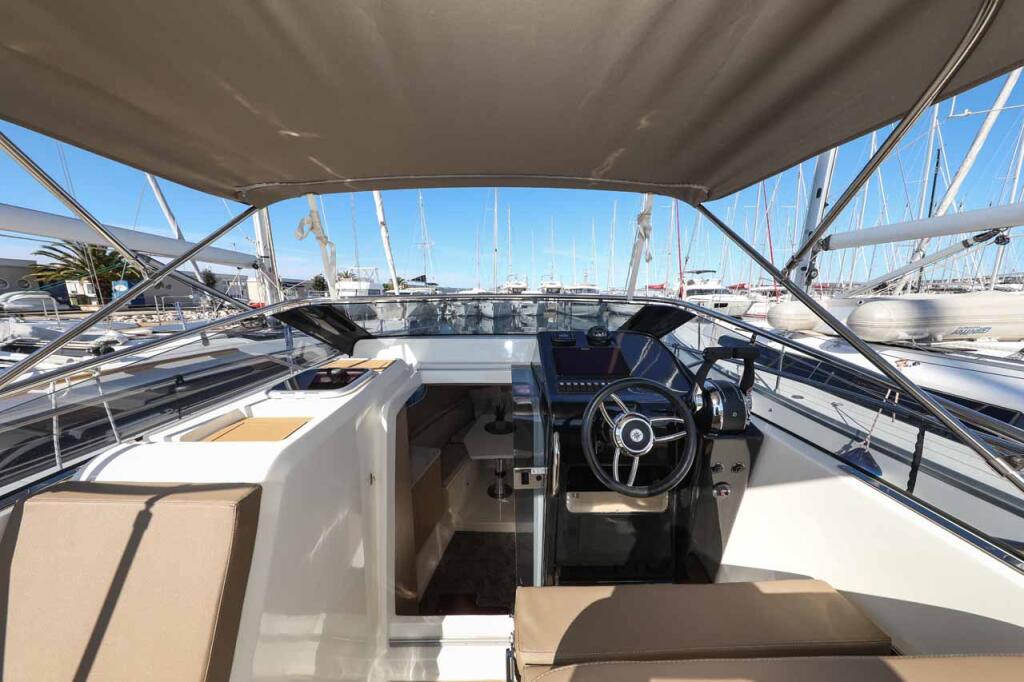 Nuva M9 Cabin Babac
