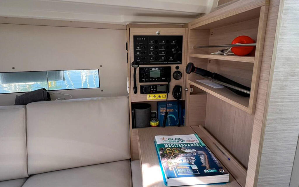 Oceanis 30.1 Jeep