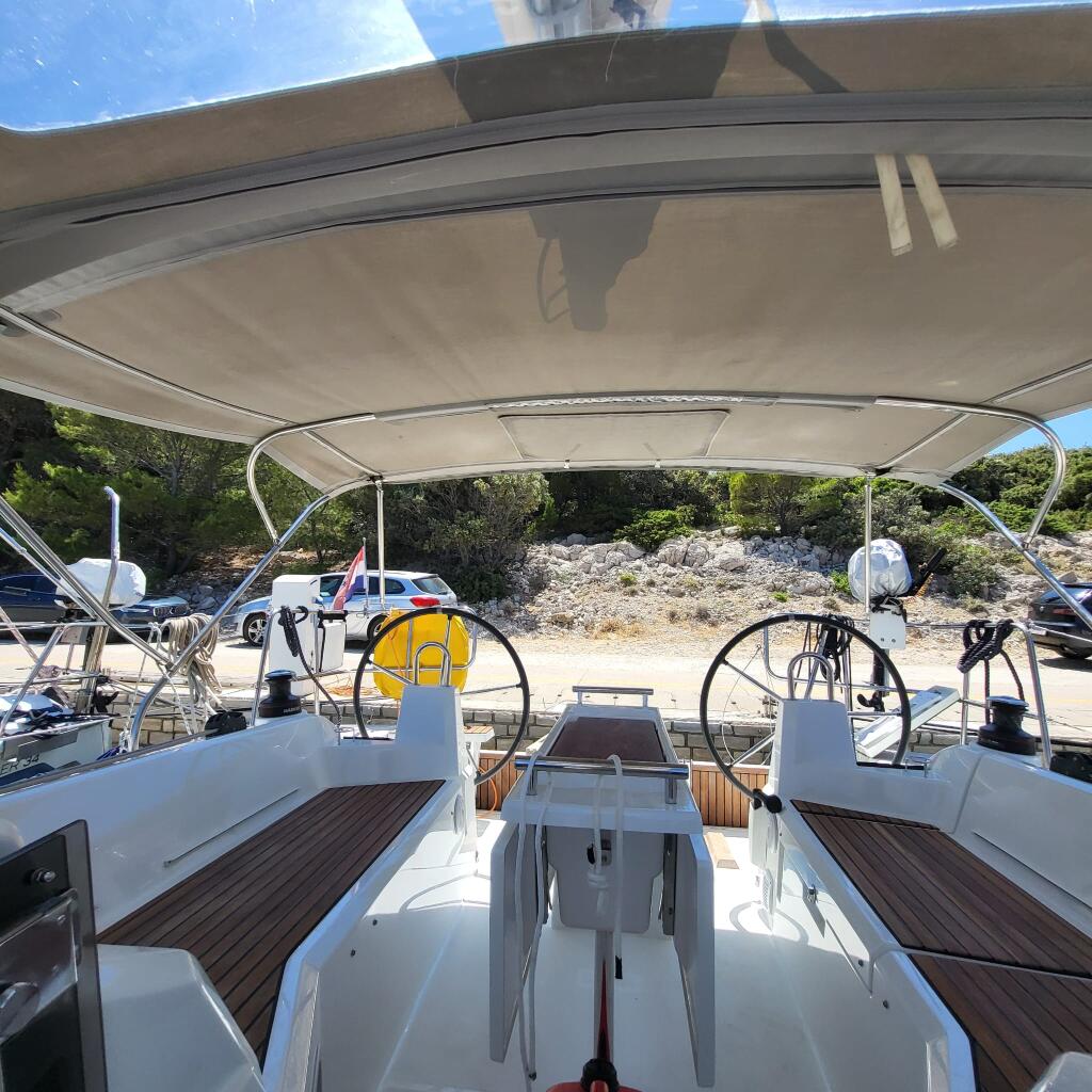 Oceanis 34.1 Sailing Spirit