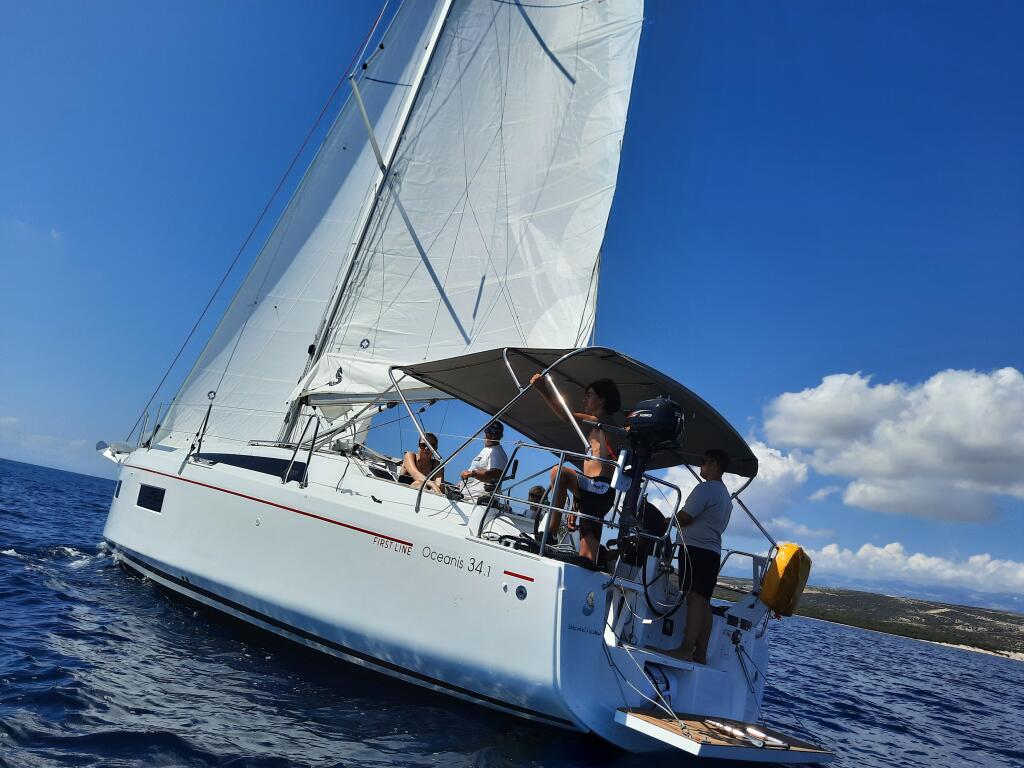 Oceanis 34.1 Sailing Spirit