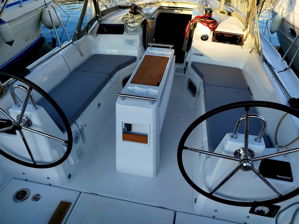 Oceanis 34.1 Sailing Spirit