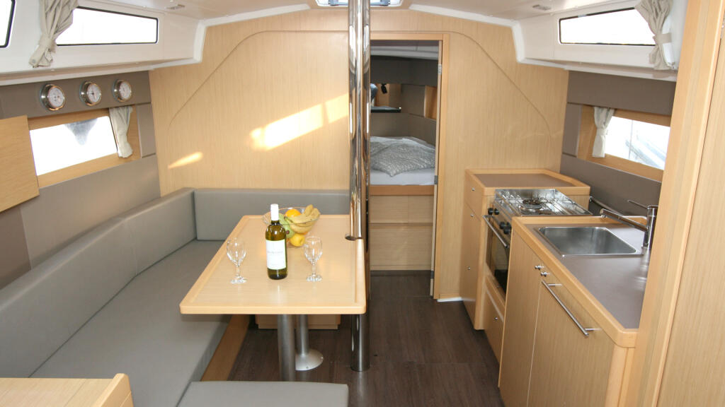 Oceanis 38 Olli