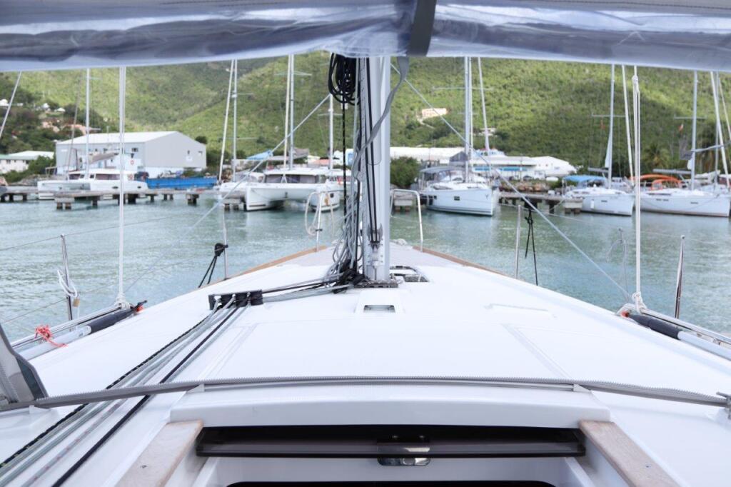 Oceanis 38.1 Arun