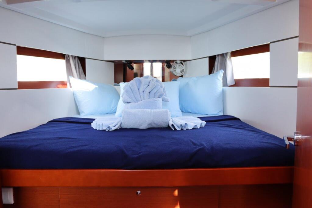 Oceanis 38.1 Arun