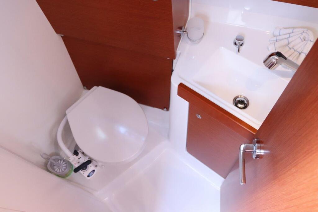 Oceanis 38.1 Arun