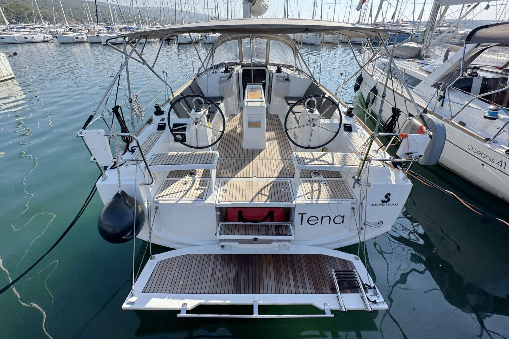 Oceanis 38.1 Tena