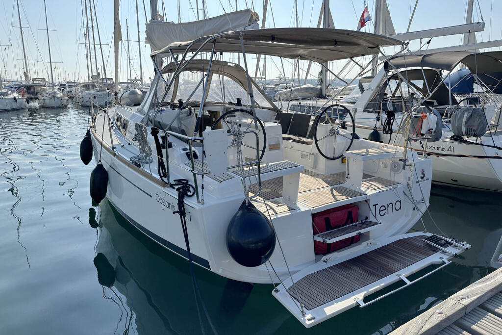 Oceanis 38.1 Tena