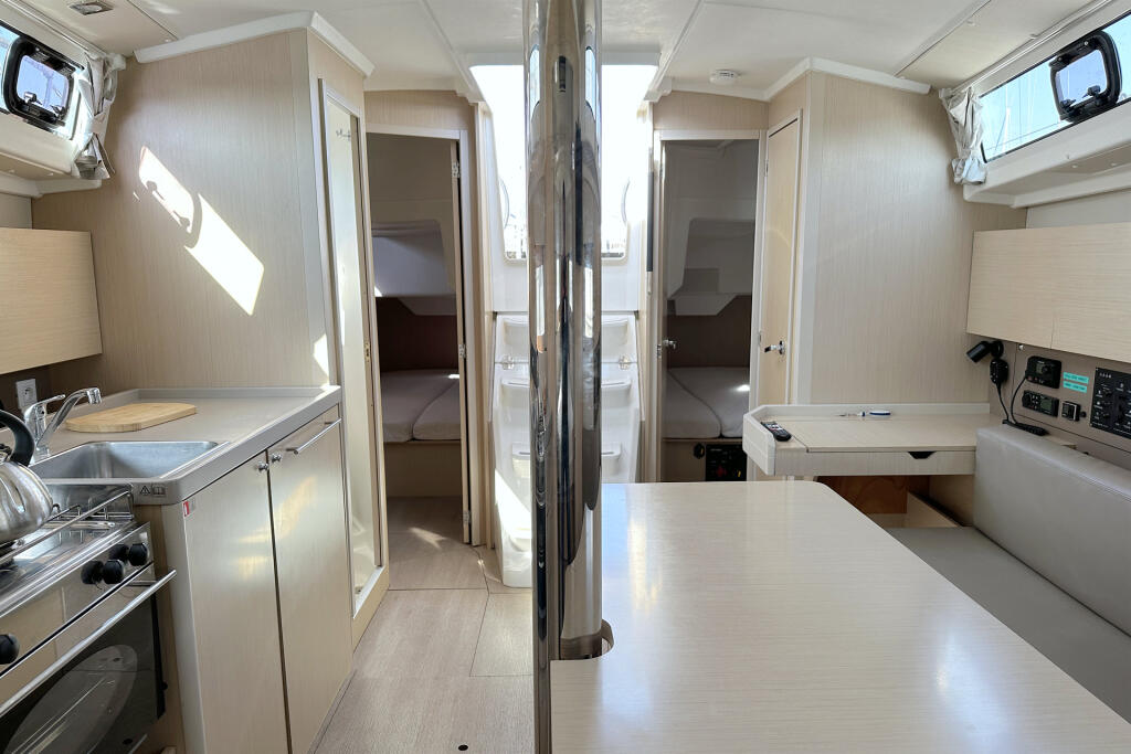 Oceanis 38.1 Tena