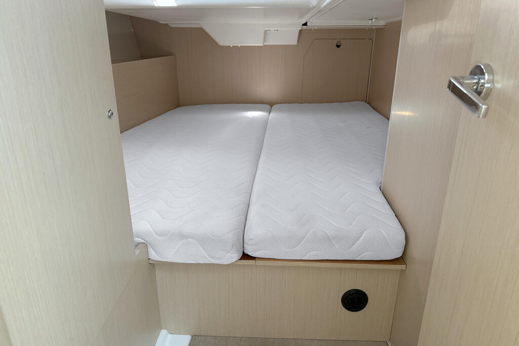 Oceanis 38.1 Tena